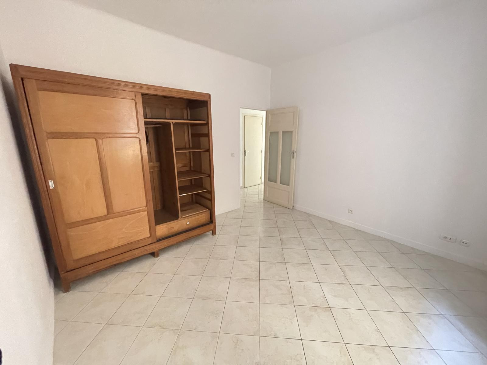 
                                                Location
                                                 T4 vide secteur Grandval-Casone