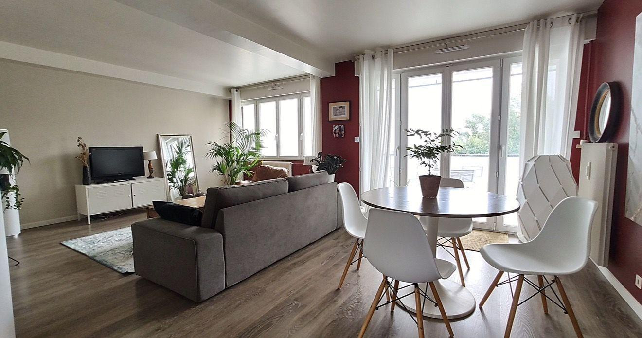 
                                                Location
                                                 T5 96m² traversant lumineux secteur clinique