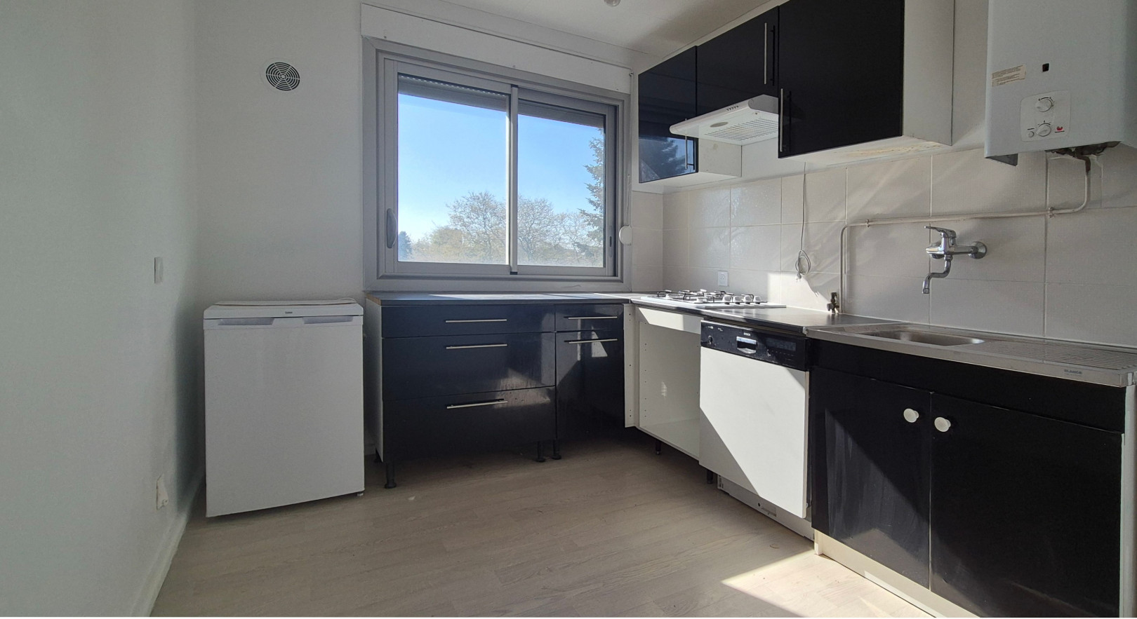 
                                                Vente
                                                 T5 de 95 m² + balcon + cave