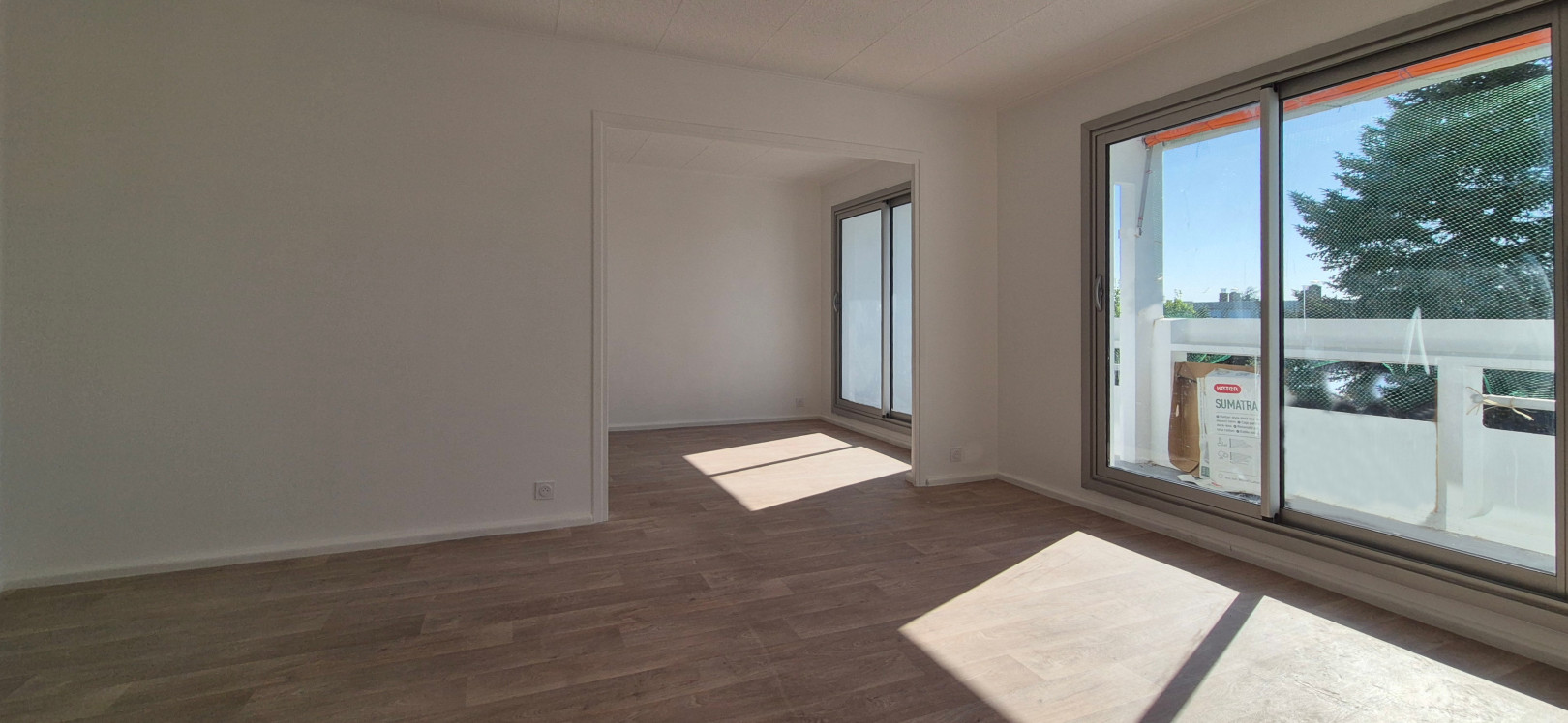 
                                                Vente
                                                 T5 de 95 m² + balcon + cave