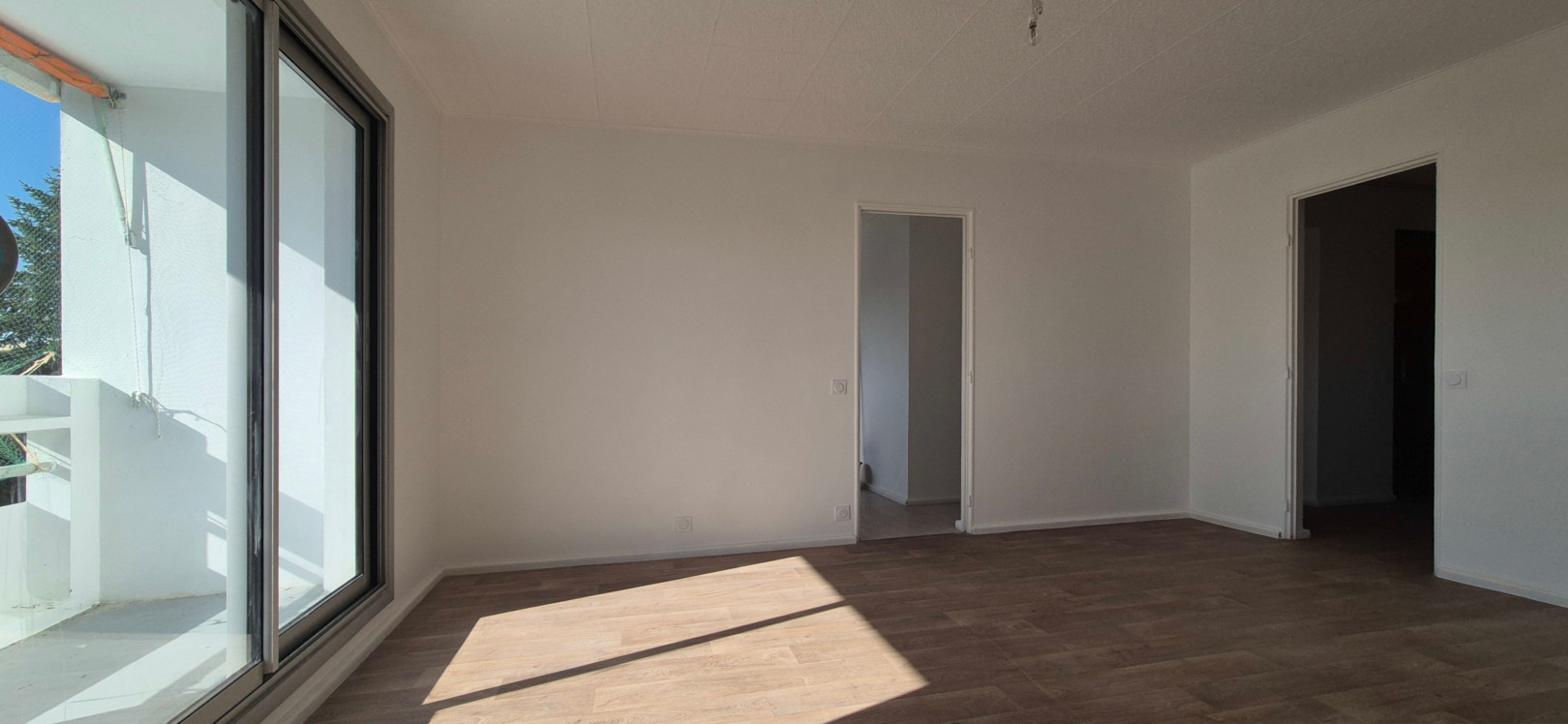 
                                                Vente
                                                 T5 de 95 m² + balcon + cave