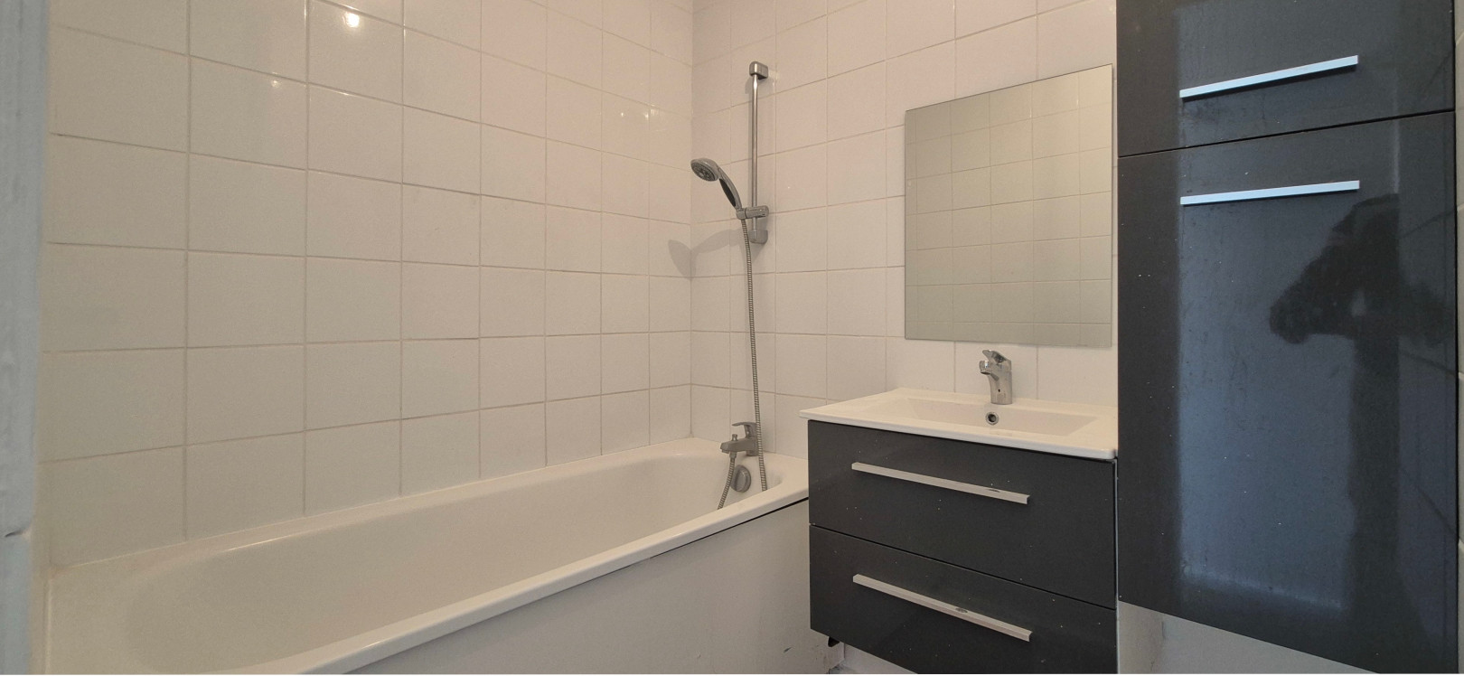 
                                                Vente
                                                 T5 de 95 m² + balcon + cave