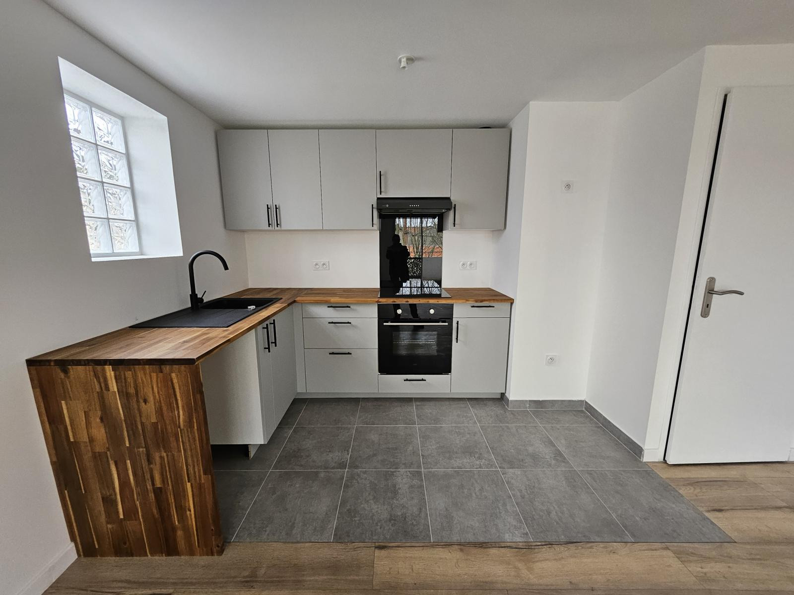 
                                                Location
                                                 T5 en duplex