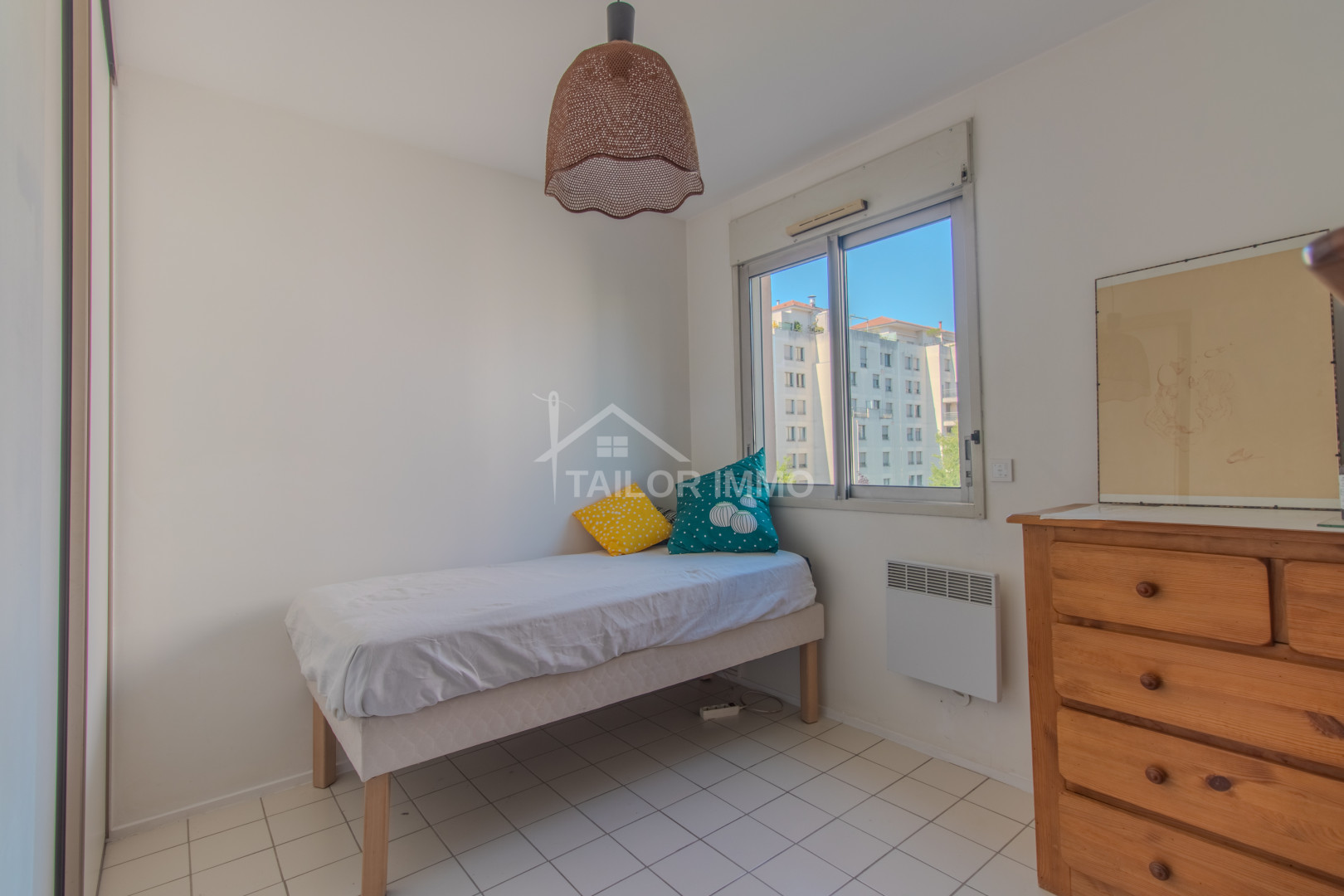 
                                                Vente
                                                 T5 Monplaisir avec balcon et garage
