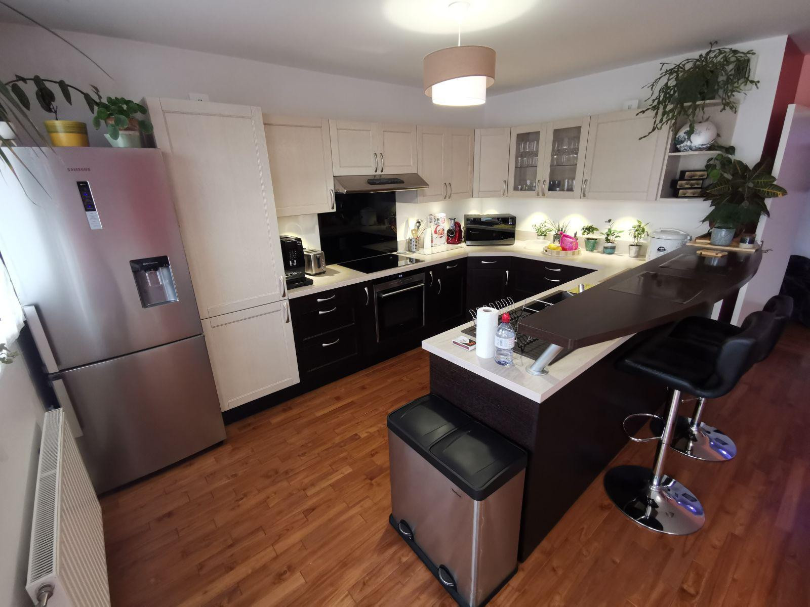 
                                                Location
                                                 T5 sur toit avec terrasse sur le ciel de Massy