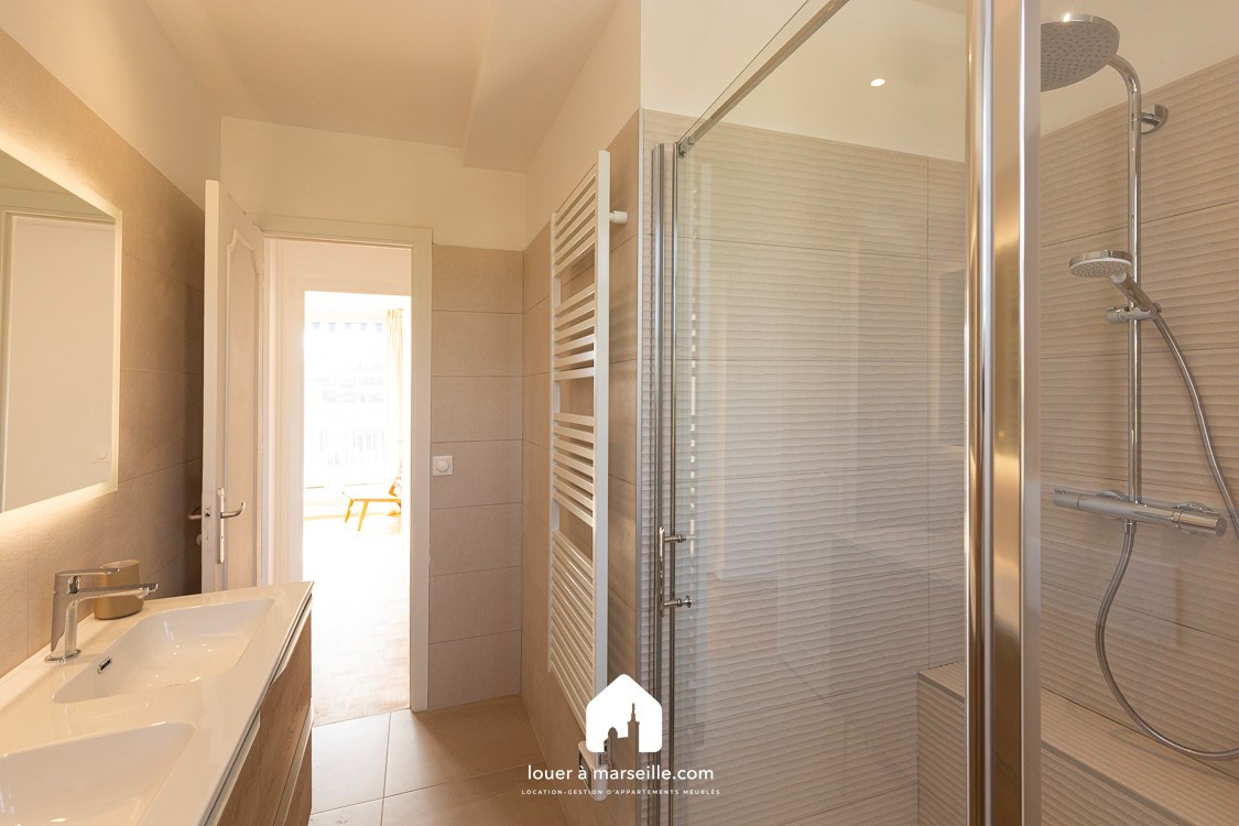 Location
                                                 T5 Terrasse du David