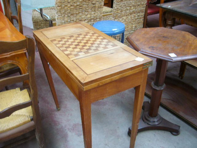 
                                                Meuble
                                                 Table de jeu, promoton