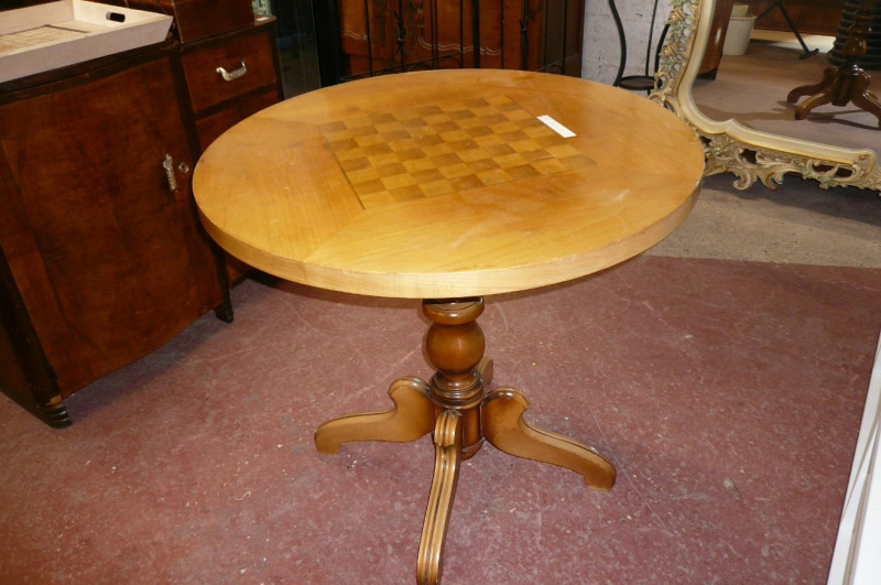 
                                                Meuble
                                                 Table de jeux