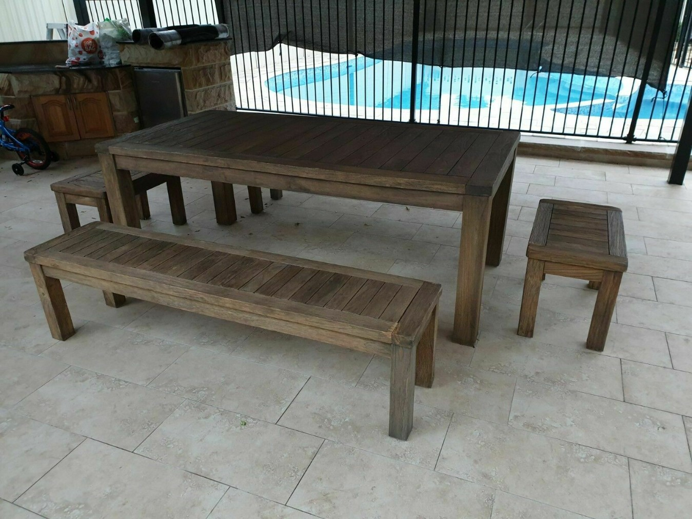 
                                                Meuble
                                                 Table de réglage d'extérieur en teck 4x bancs.