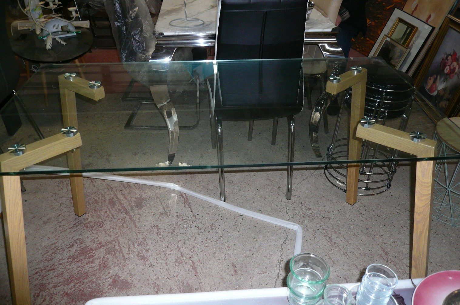 
                                                Meuble
                                                 Table en verre neuve, promotion