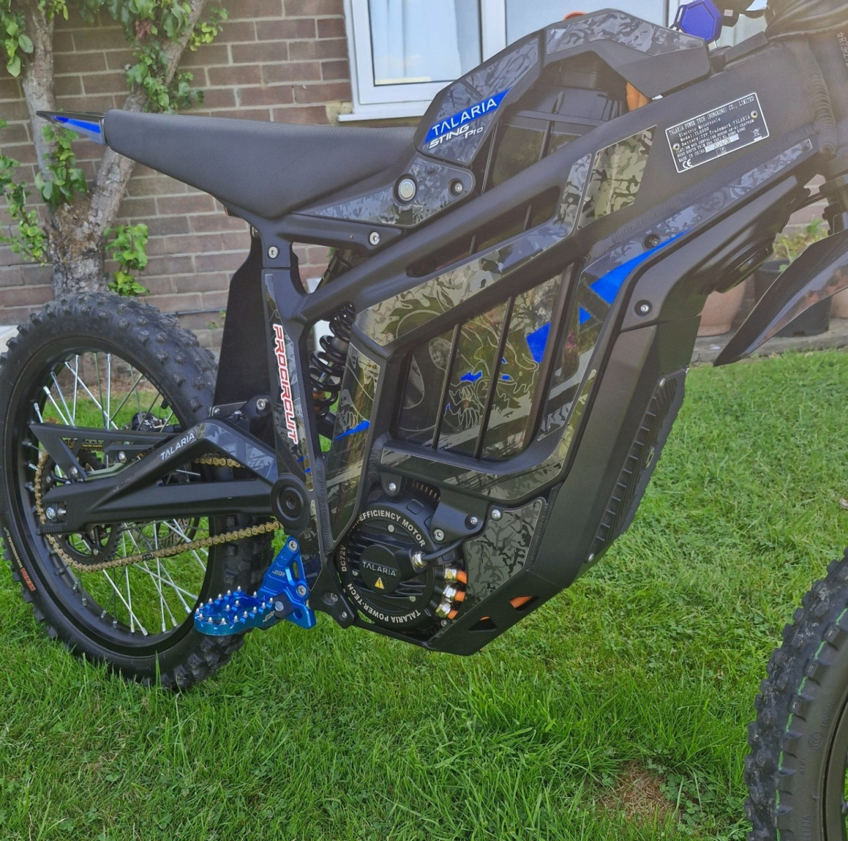 
                                                Vélos
                                                 TALARIA STING R PRO 72V PRO MODÈLE 2025