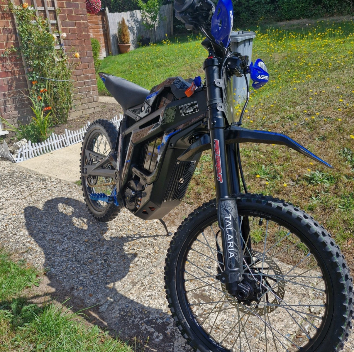 
                                                Vélos
                                                 TALARIA STING R PRO 72V PRO MODÈLE 2025