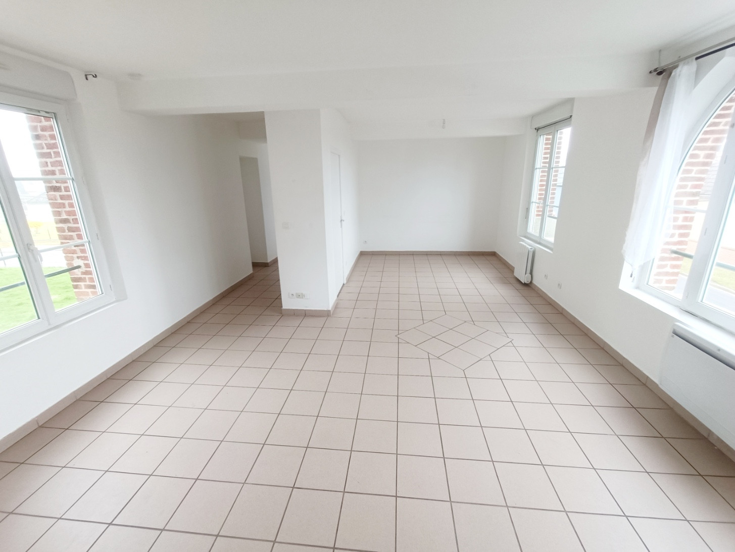 
                                                Location
                                                 Talmas, appartement, 2 chambres, 75m2