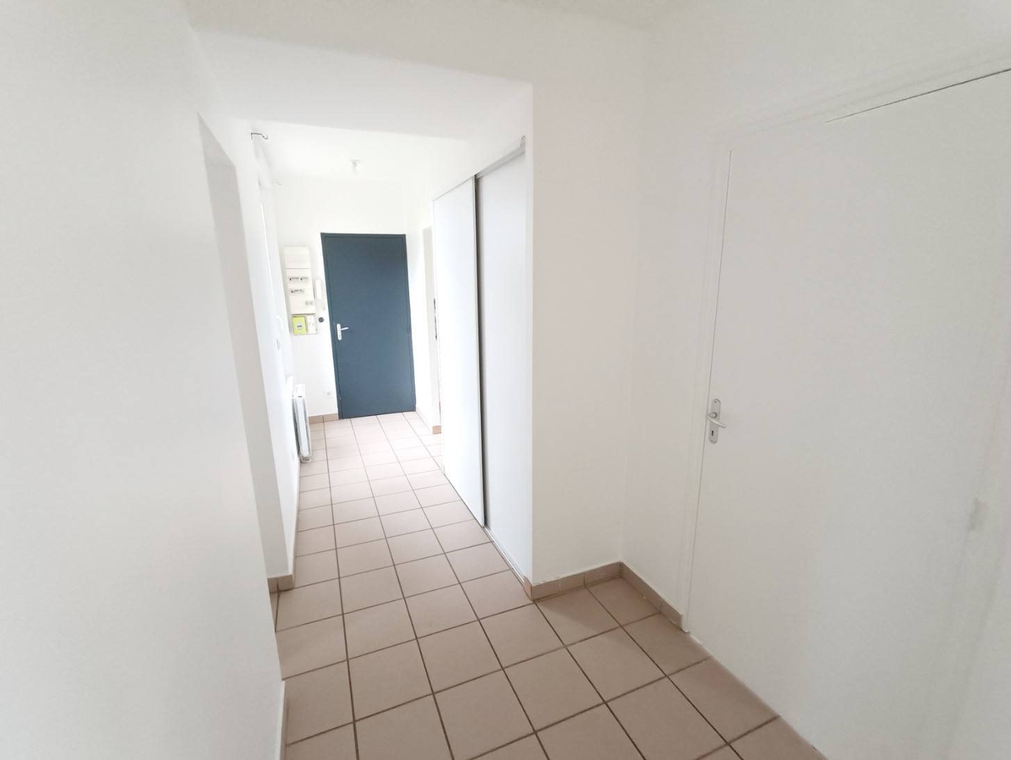 
                                                Location
                                                 Talmas, appartement, 2 chambres, 75m2