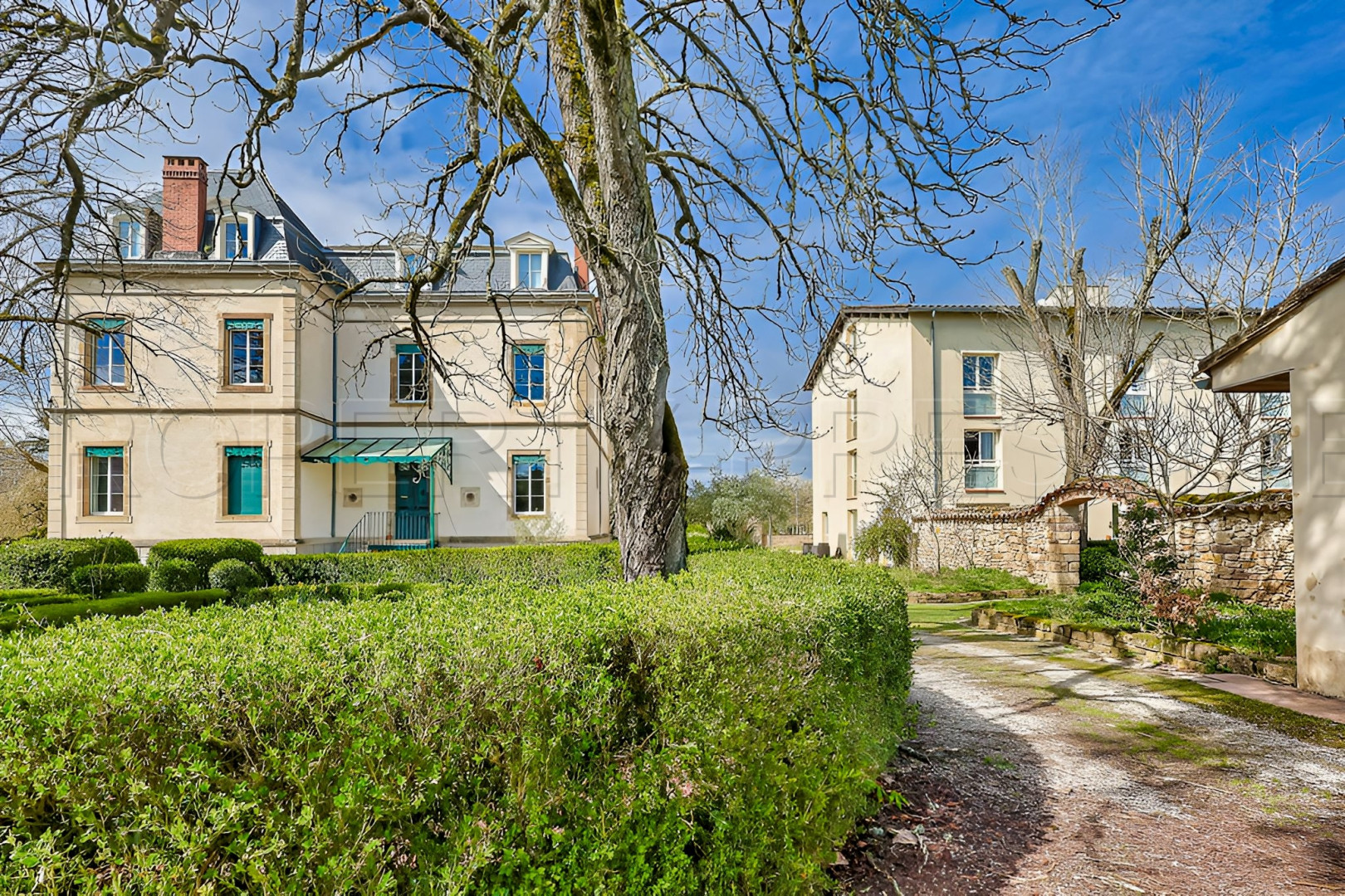 
                                                Vente
                                                 TARN Château XIXème Hôtel Événementiel 3 HA