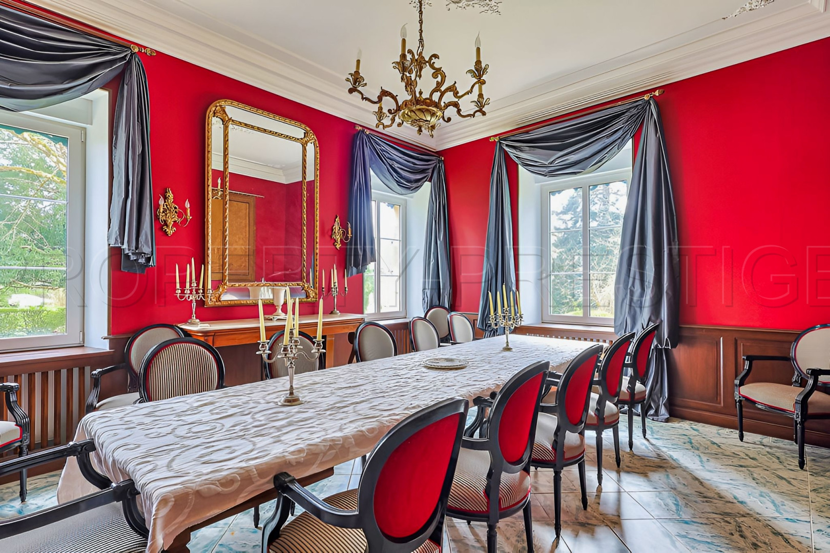 
                                                Vente
                                                 TARN Château XIXème Hôtel Événementiel 3 HA