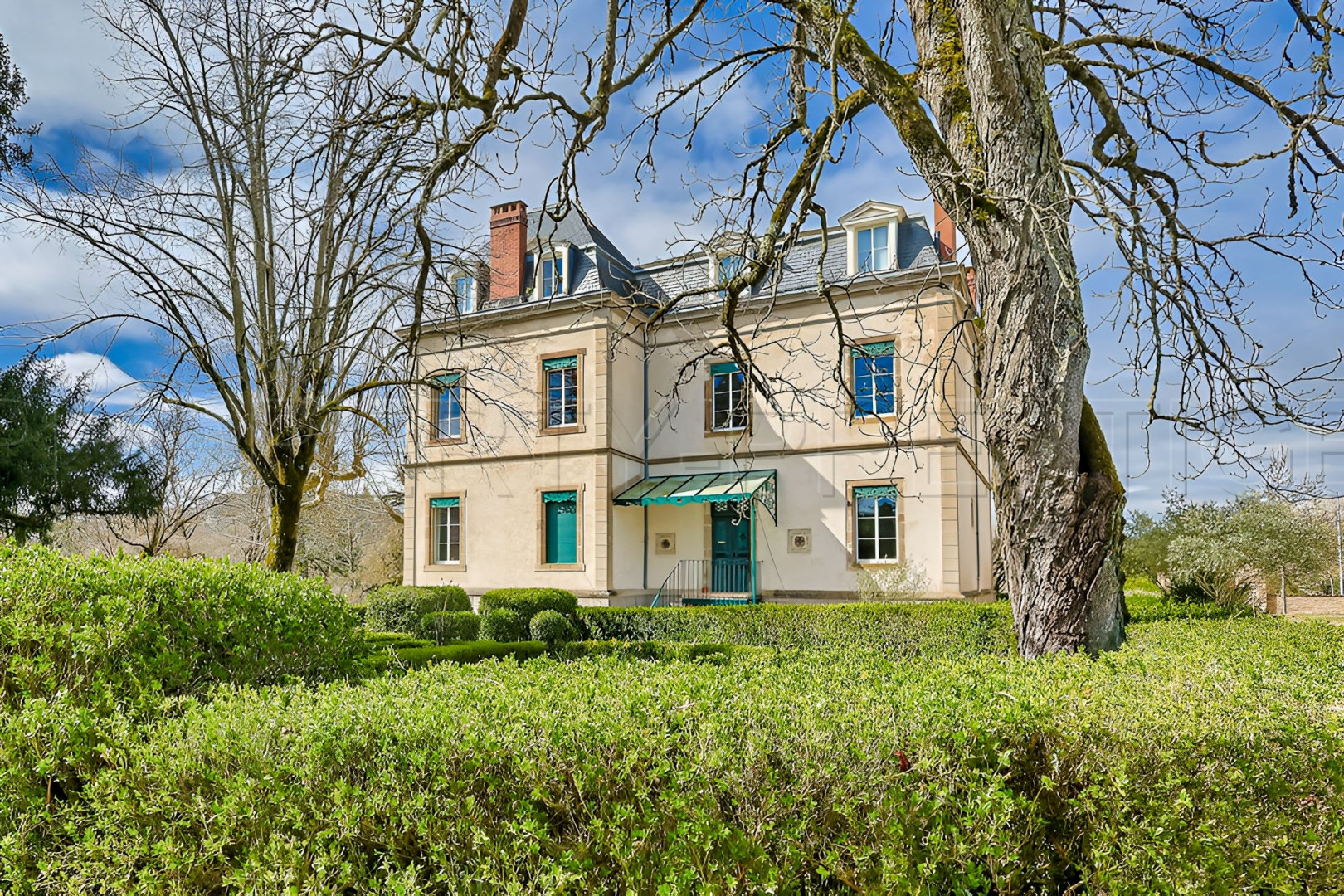 
                                                Vente
                                                 TARN Château XIXème Hôtel Événementiel 3 HA