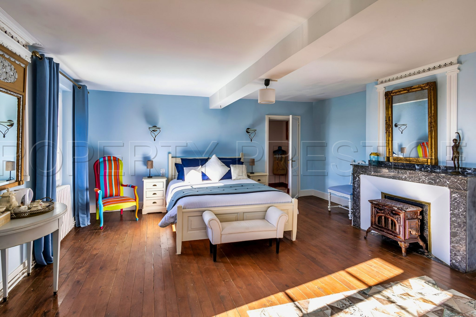 
                                                Vente
                                                 TARN MANOIR XIXème CHAMBRES D'HOTES 2,6 HA