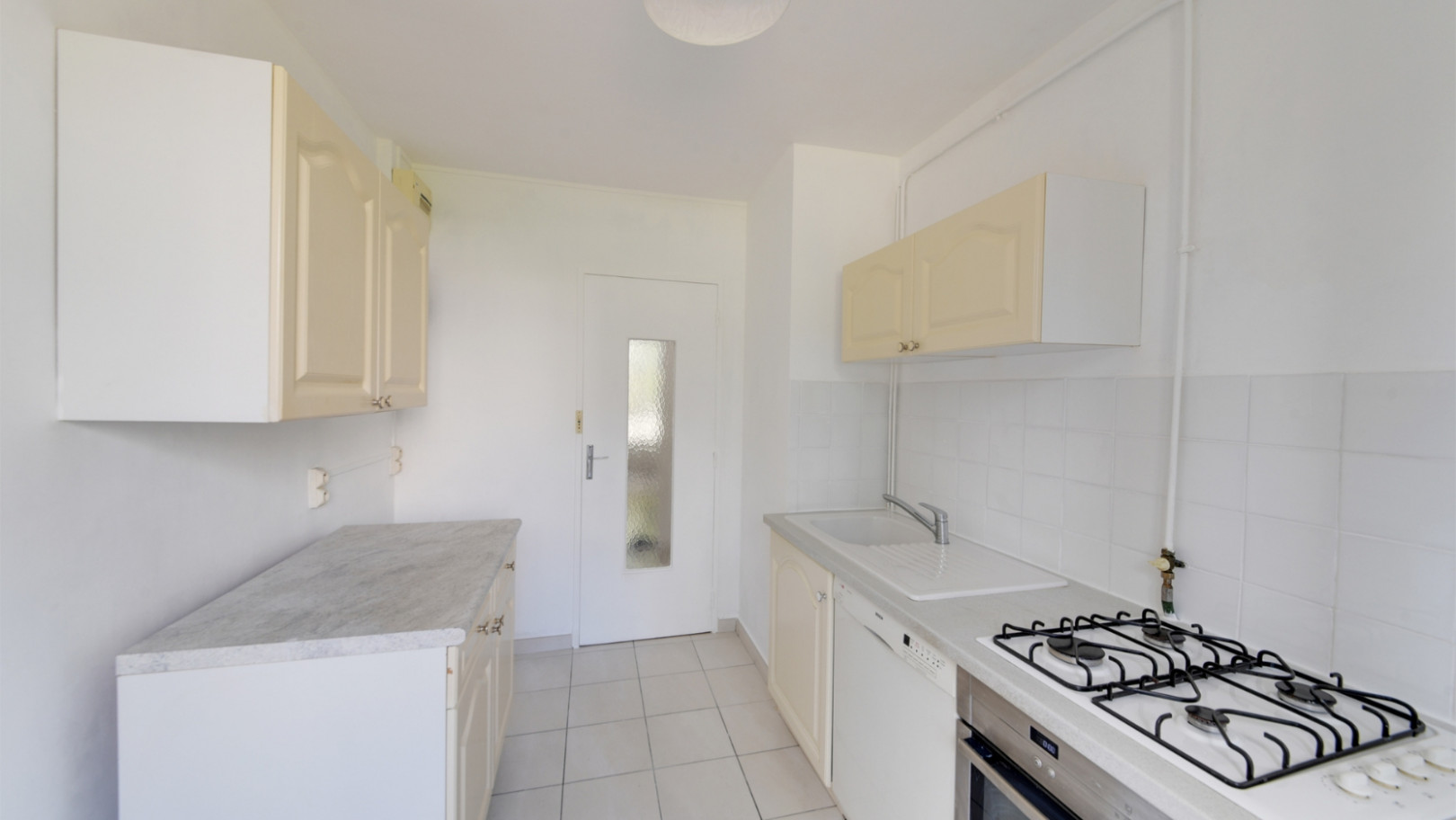 
                                                Vente
                                                 TASSIN-LA-DEMI-LUNE – 56 m²  T3 avec balcons - rdc surélevé rénové 224 000€