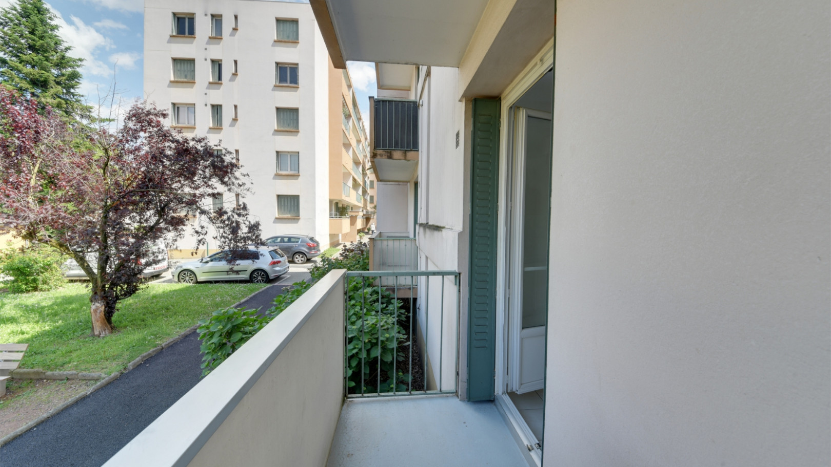 
                                                Vente
                                                 TASSIN-LA-DEMI-LUNE – 56 m²  T3 avec balcons - rdc surélevé rénové 224 000€