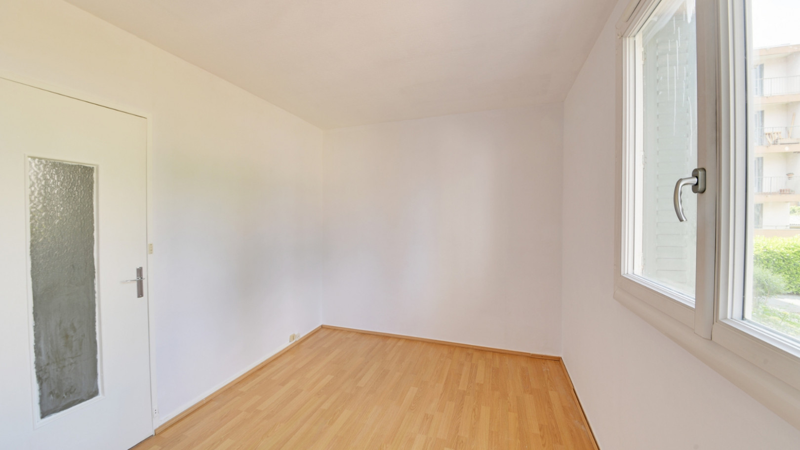 
                                                Vente
                                                 TASSIN-LA-DEMI-LUNE – 56 m²  T3 avec balcons - rdc surélevé rénové 224 000€