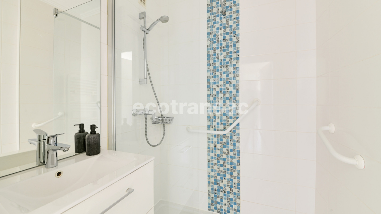 
                                                Vente
                                                 TASSIN-LA-DEMI-LUNE – 56 m²  T3 avec balcons - rdc surélevé rénové 224 000€