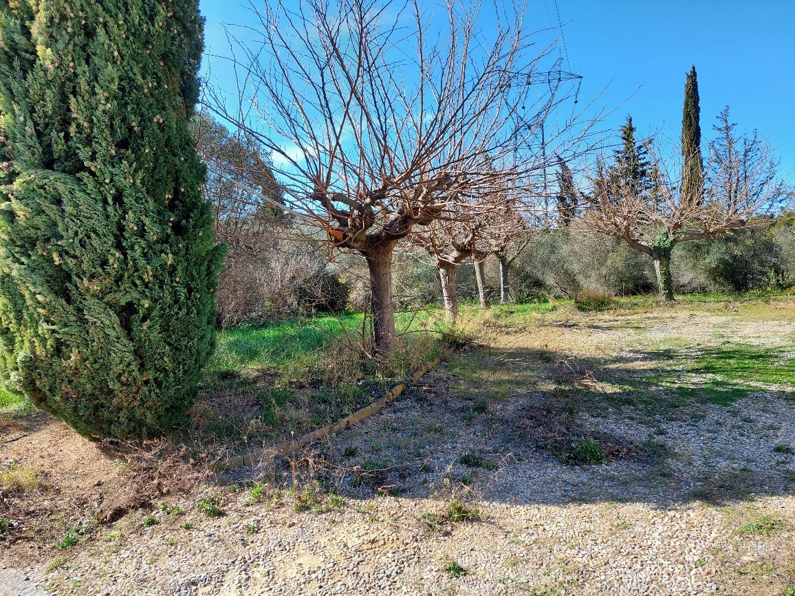 
                                                Vente
                                                 Teerain + Maison à EYGUIERES