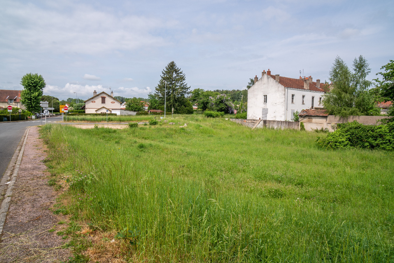 
                                                Vente
                                                 Terrain - 1 508 m² - Montceau-les-Mines (71)