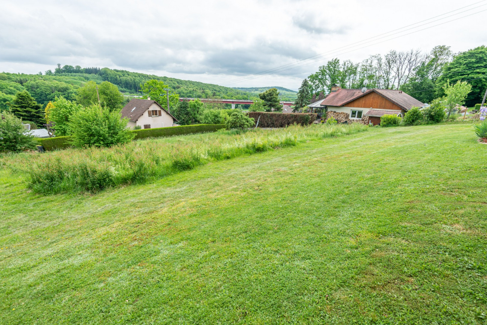 
                                                Vente
                                                 Terrain - 1722 m² - Trémoins (70)