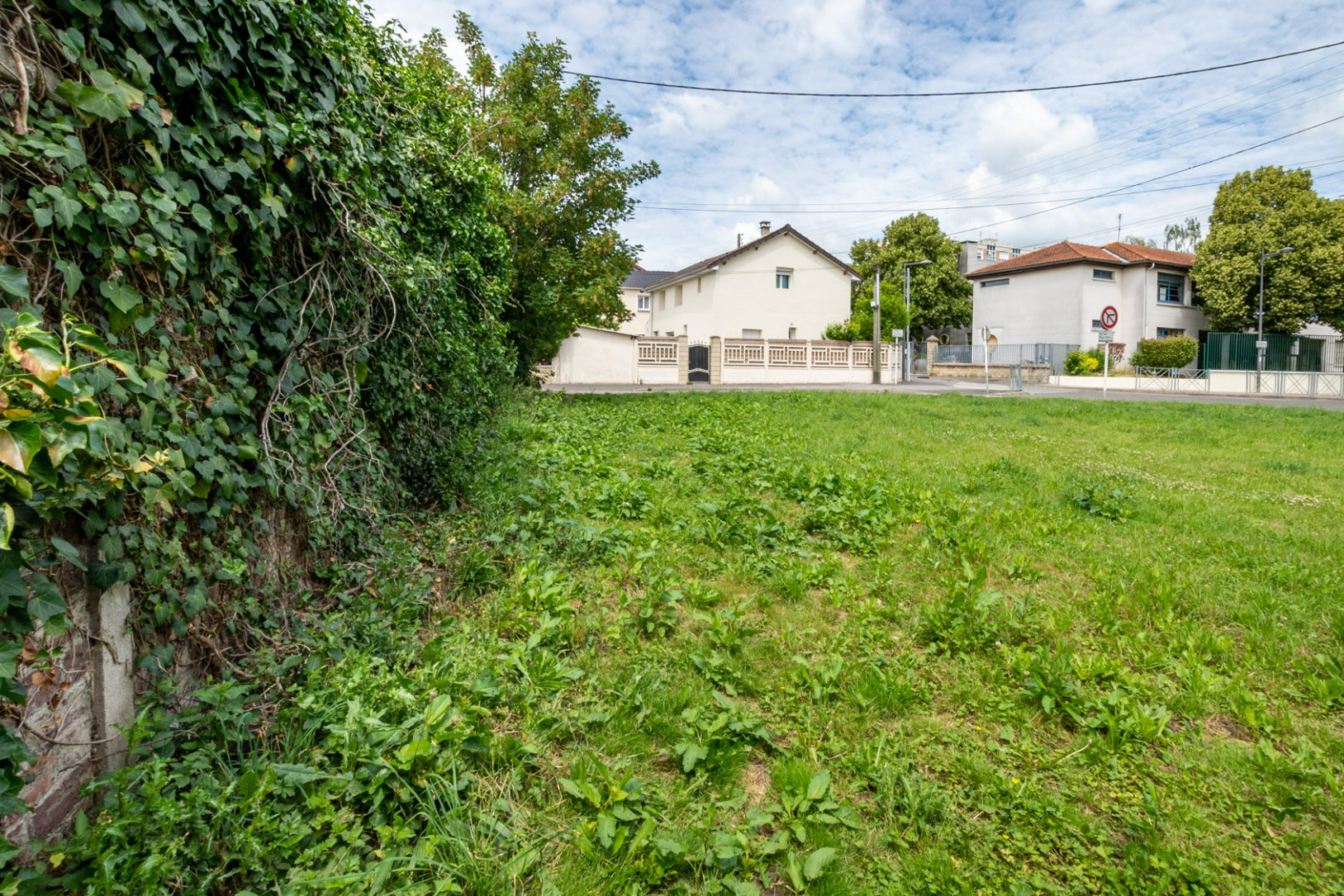 
                                                Vente
                                                 Terrain - 370 m² - Goussainville