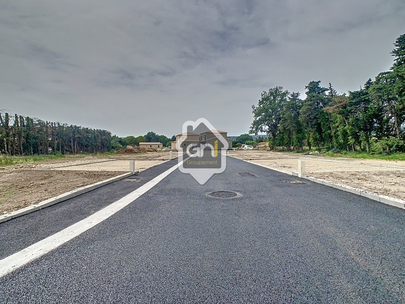 
                                                Vente
                                                 Terrain 447 m²