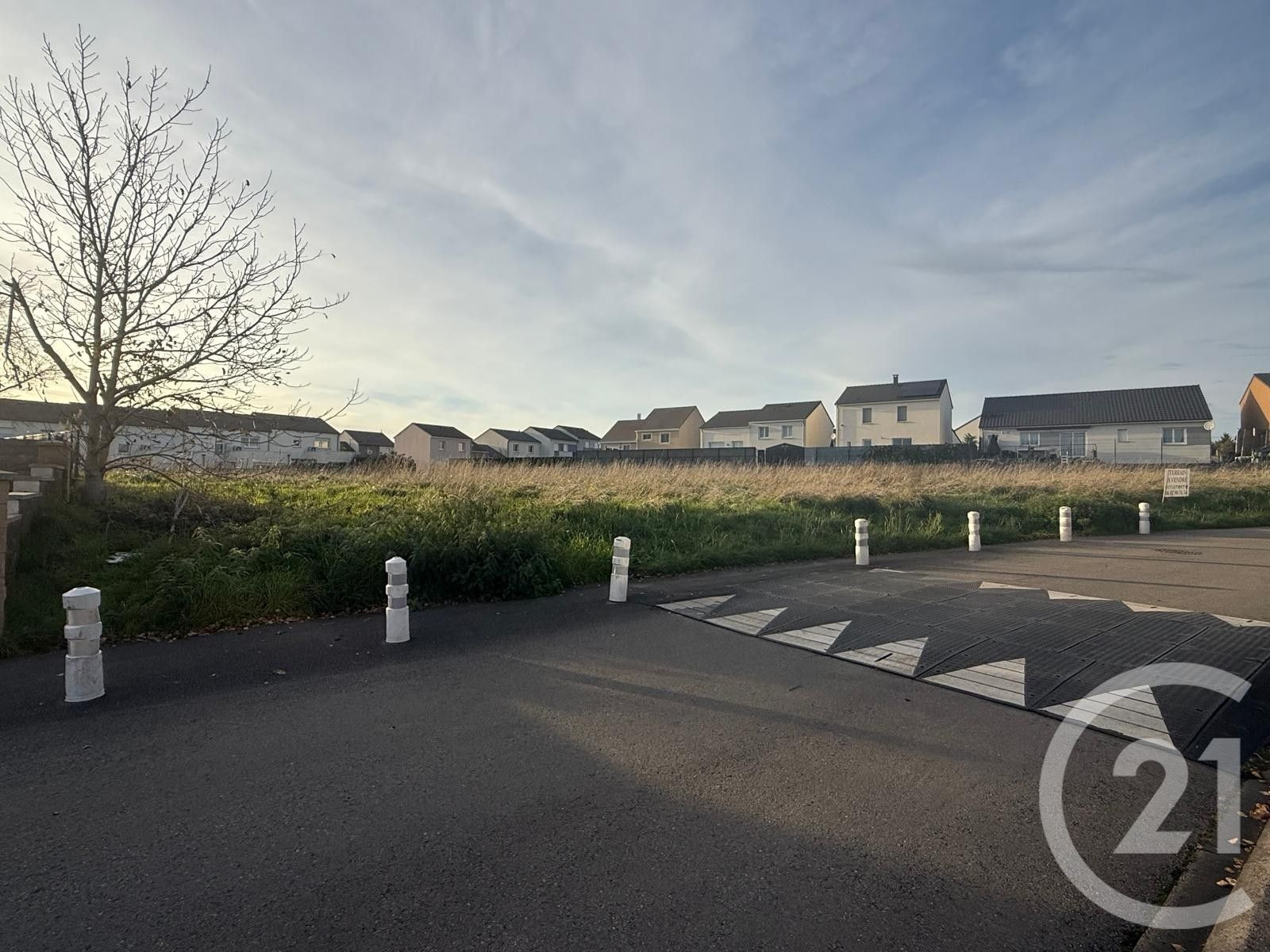 
                                                Vente
                                                 terrain