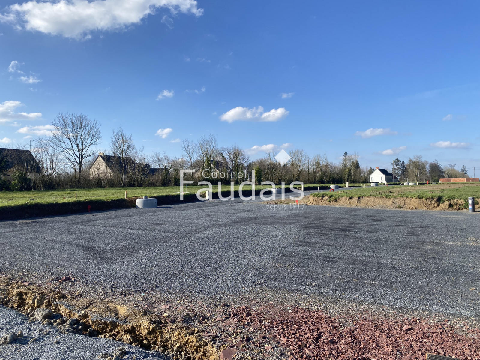 
                                                Vente
                                                 TERRAIN A BATIR - 5 MIN DE SAINT LO