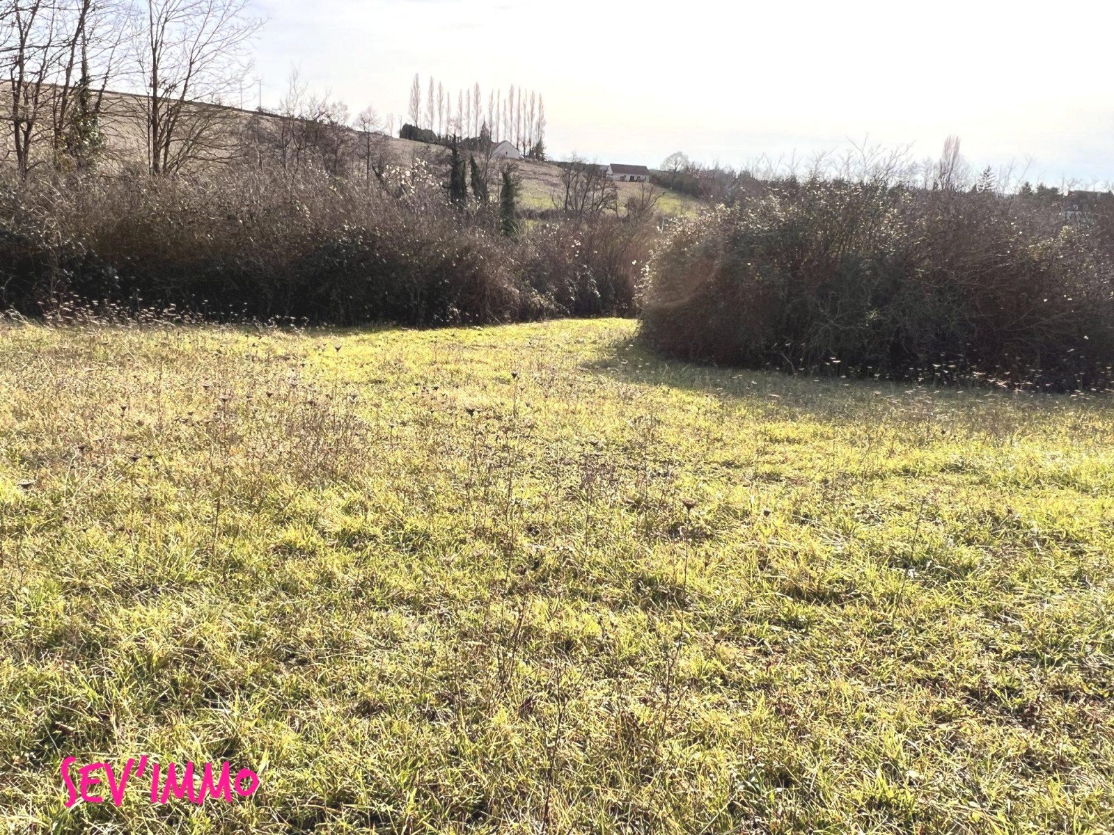
                                                Vente
                                                 TERRAIN À BATIR