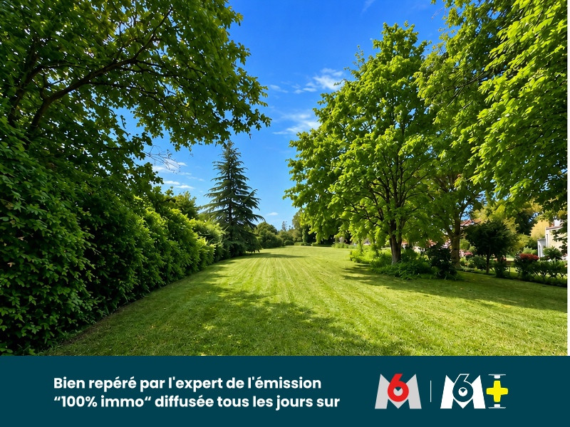 
                                                Vente
                                                 Terrain à bâtir à Saint-Julien-des-Landes – Rétro-littoral – 3 445 m² – Rare, arboré et au calme