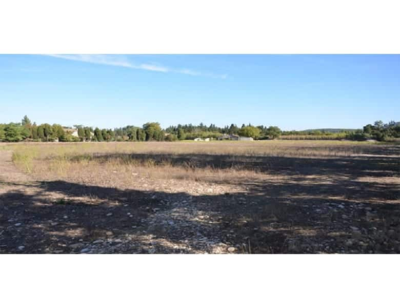 
                                                Vente
                                                 Terrain à vendre à vocation hôtelière de 18.500 m² divisible à partir de 9000 m² proche d'Avignon en Provence dans le Vaucluse