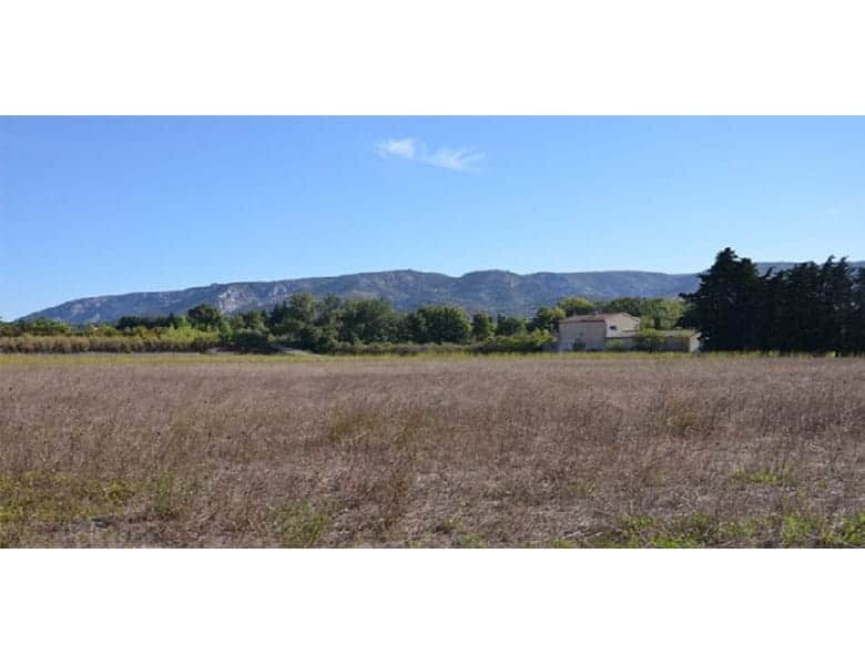 
                                                Vente
                                                 Terrain à vendre à vocation hôtelière de 18.500 m² divisible à partir de 9000 m² proche d'Avignon en Provence dans le Vaucluse
