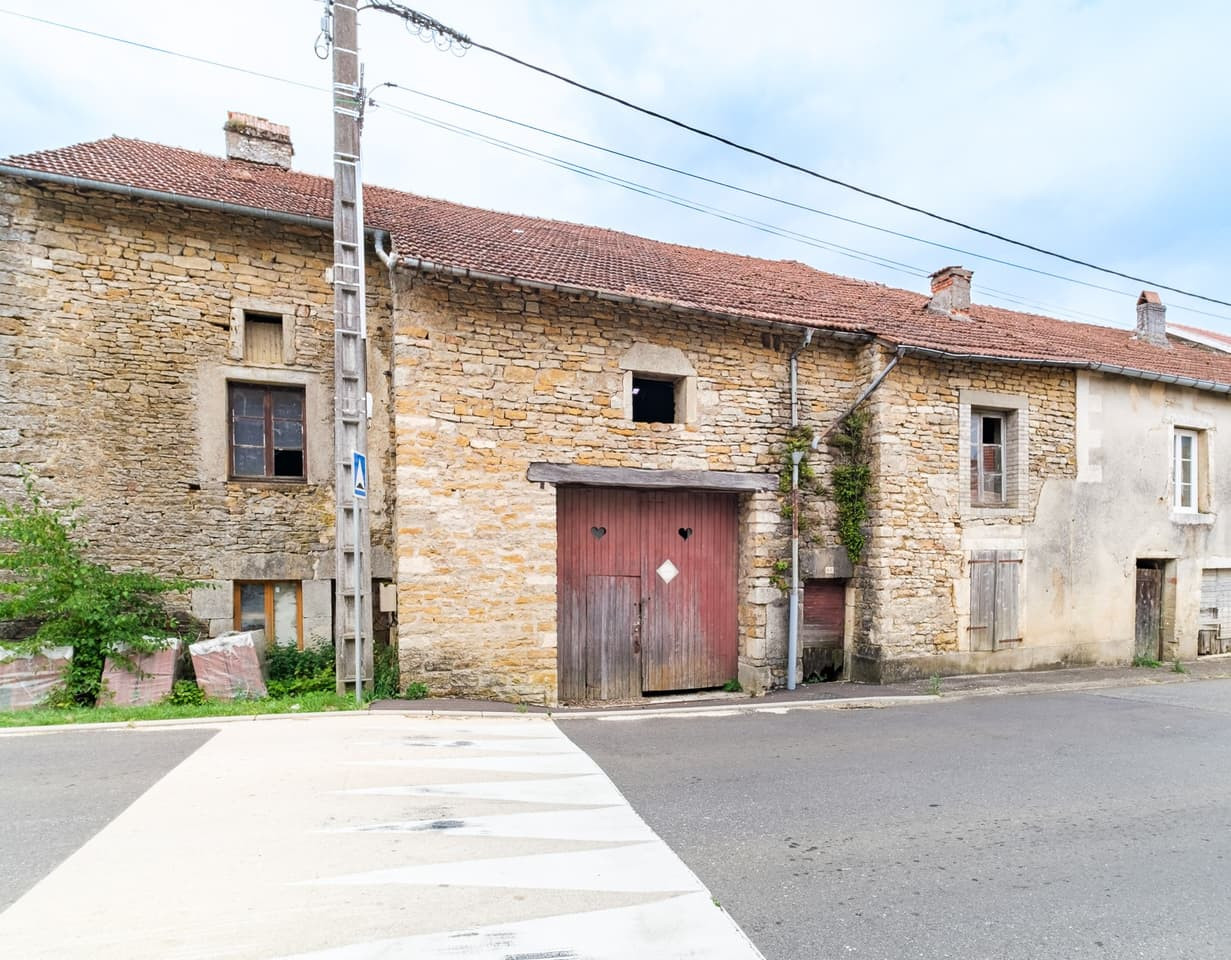 
                                                Vente
                                                 Terrain avec bâtisse à renover