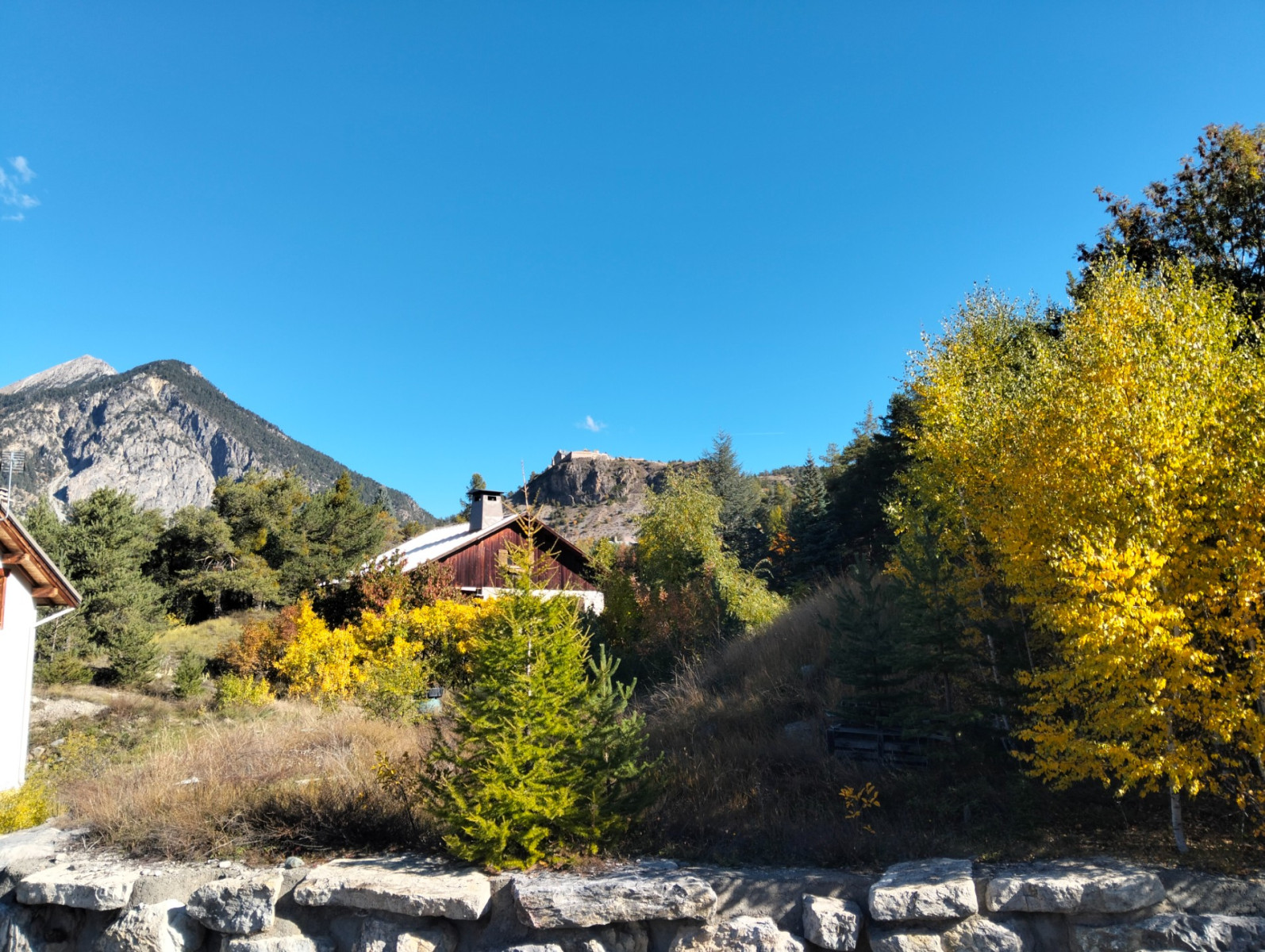 
                                                Vente
                                                 Terrain constructible à Briançon -Viabilisé-
