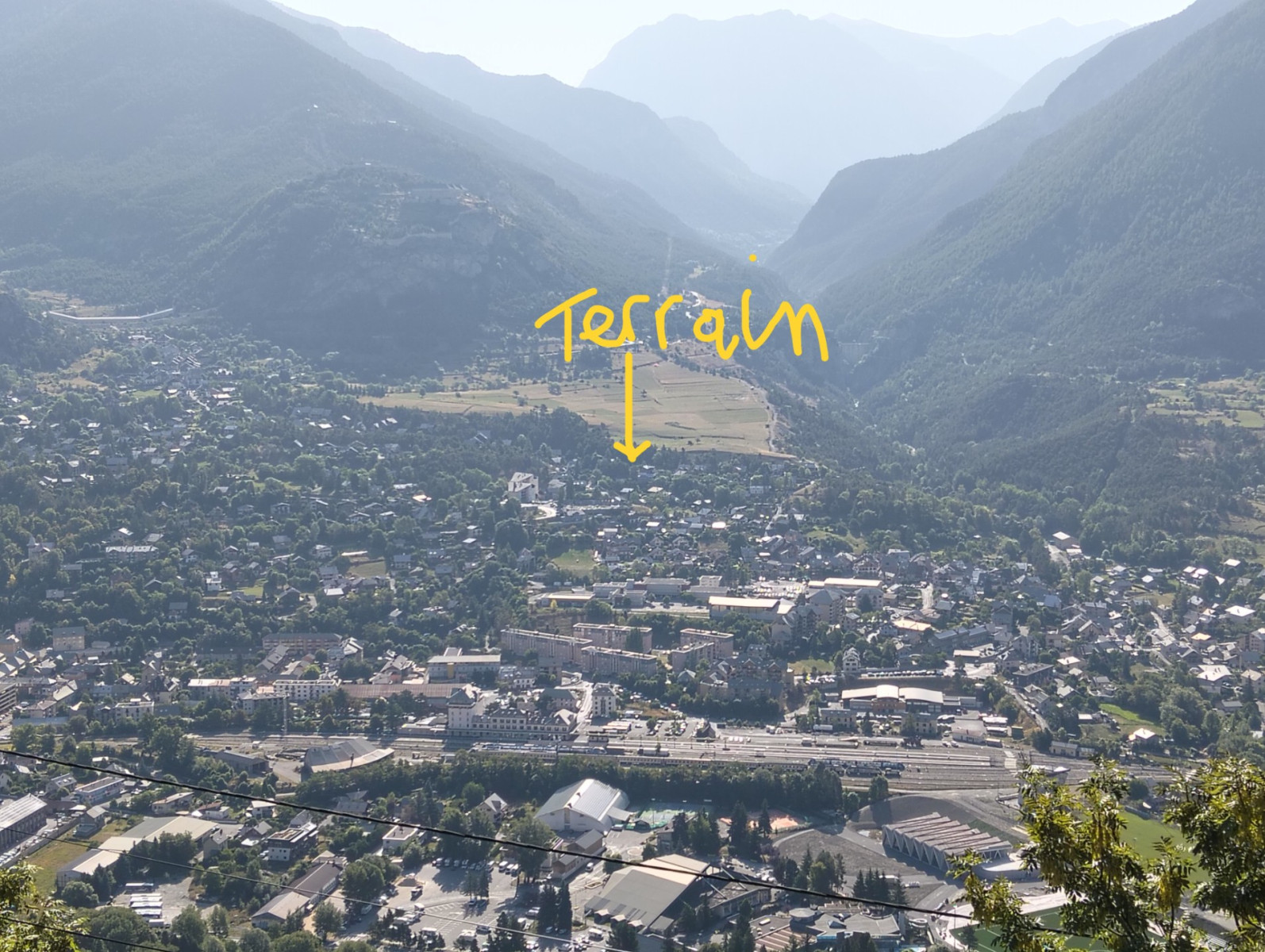
                                                Vente
                                                 Terrain constructible à Briançon -Viabilisé-