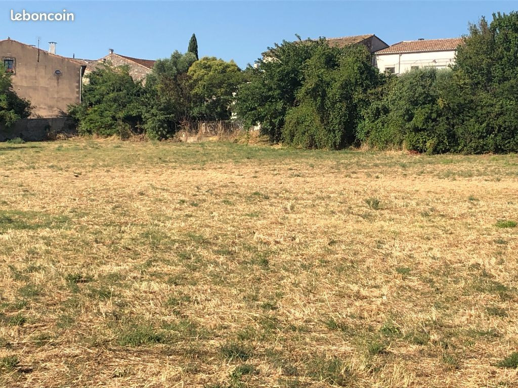 
                                                Vente
                                                 TERRAIN CONSTRUCTIBLE AVEC MAISON