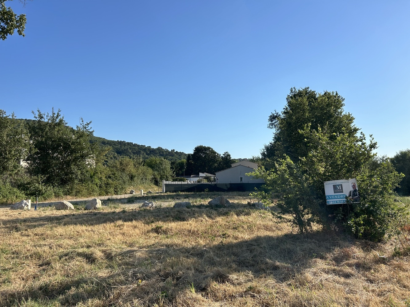 
                                                Vente
                                                 Terrain constructible de 551 m² sur ALLEINS