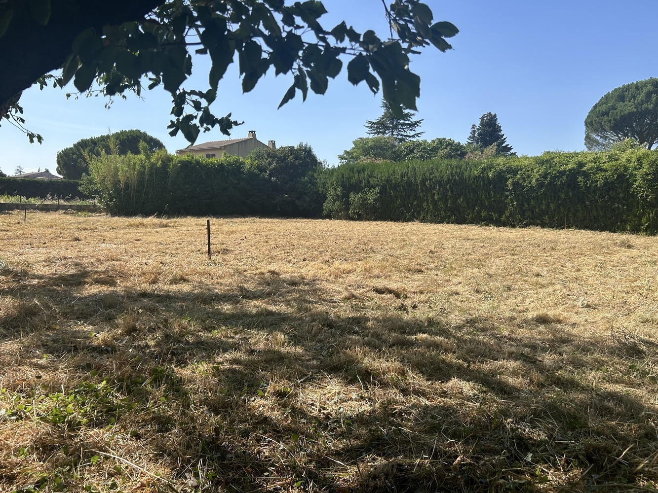 
                                                Vente
                                                 TERRAIN CONSTRUCTIBLE DE 689 M² à MALLEMORT