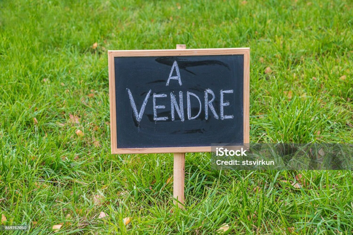 
                                                Vente
                                                 Terrain de 610m2