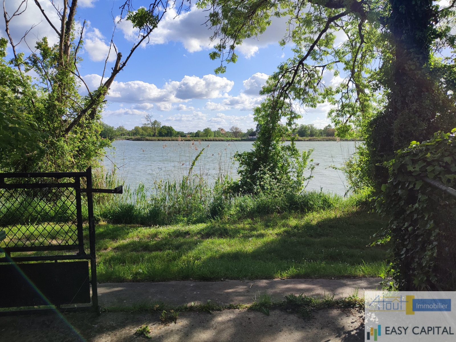 
                                                Vente
                                                 Terrain de loisirs au bord de la Garonne