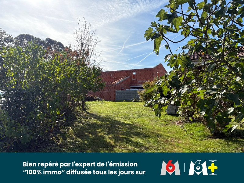 
                                                Vente
                                                 Terrain diffus de 380 m²