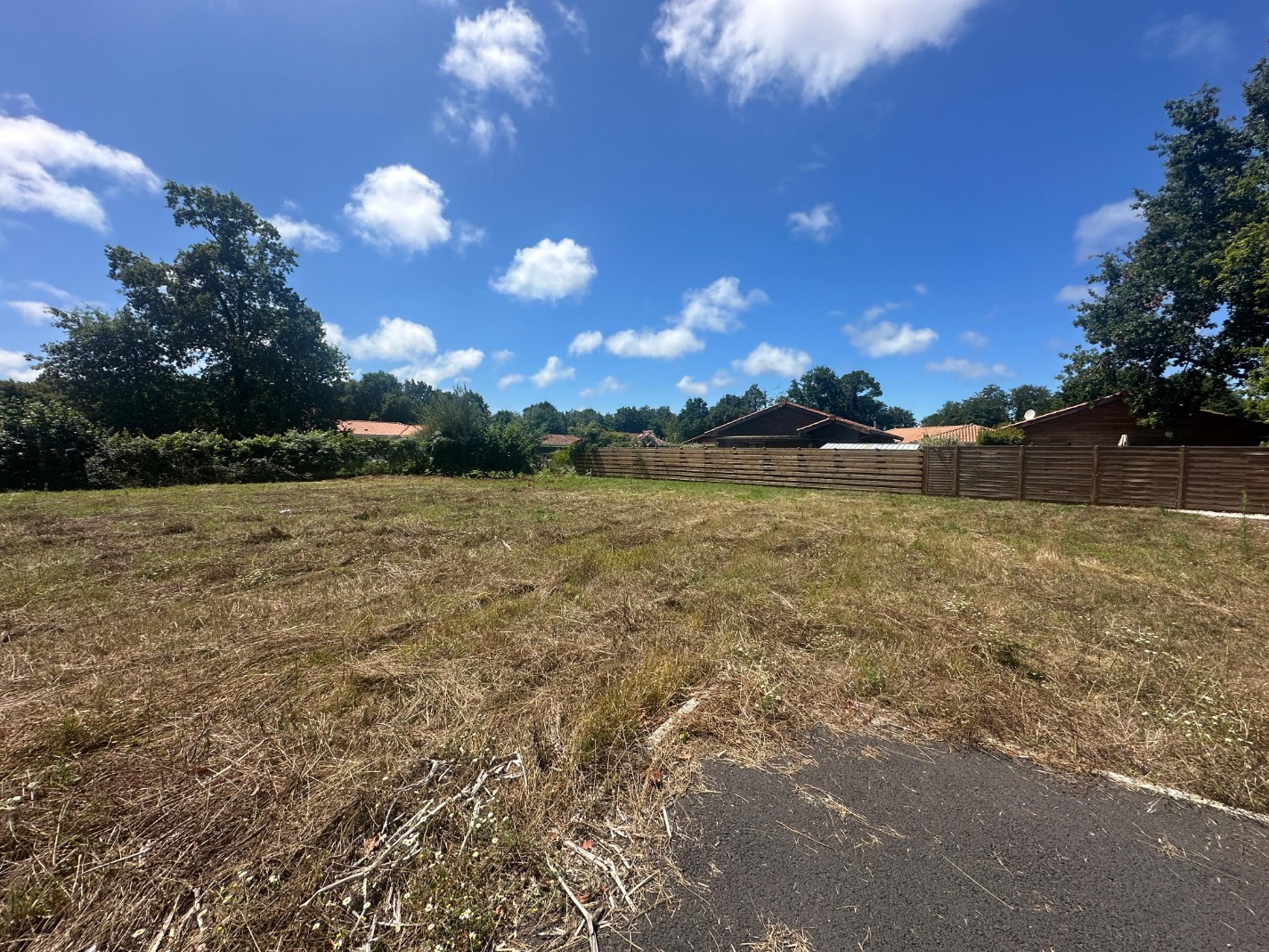 
                                                Vente
                                                 Terrain disponible