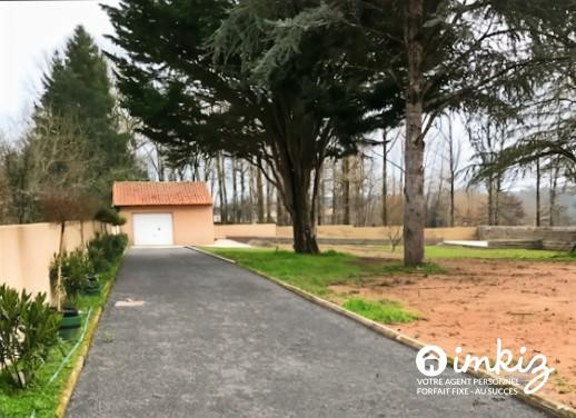 
                                                Vente
                                                 Terrain viabilisé avec maison a aménager