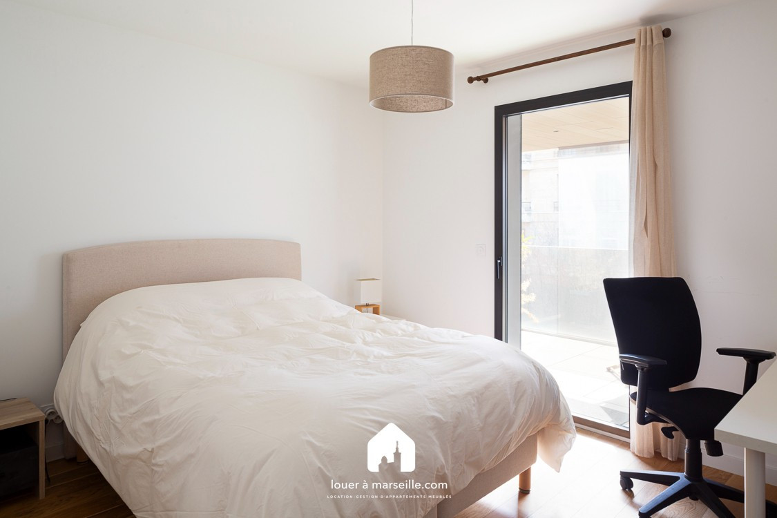 
                                                Location
                                                 Terrasse Lacydon