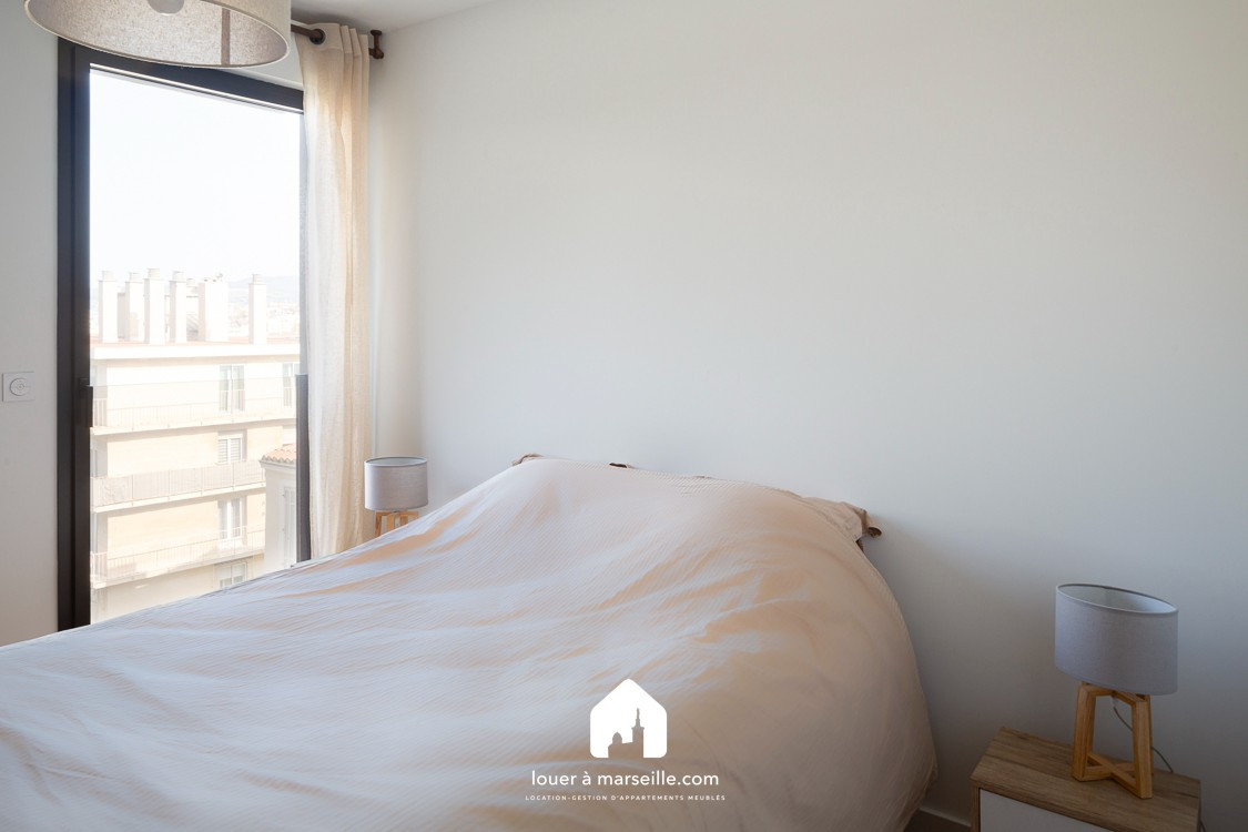 
                                                Location
                                                 Terrasse Lacydon